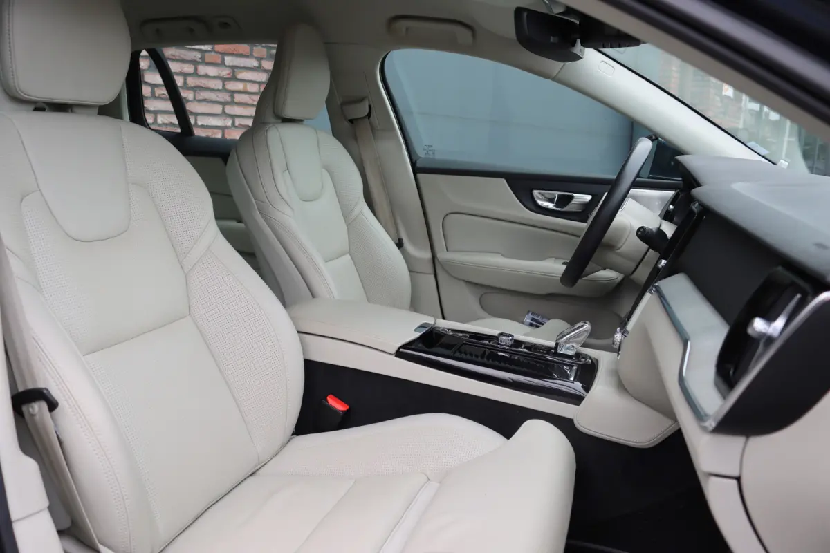 2.0 T8 Twin Engine AWD Inscription | Bowers&Wilkins | Massage | Trekhaak | Memory | HUD | ACC | Stoelventilatie | Verwarmd Stuurwiel | Nappa Leder | IntelliSafe PRO |