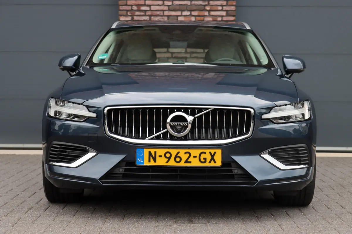2.0 T8 Twin Engine AWD Inscription | Bowers&Wilkins | Massage | Trekhaak | Memory | HUD | ACC | Stoelventilatie | Verwarmd Stuurwiel | Nappa Leder | IntelliSafe PRO |