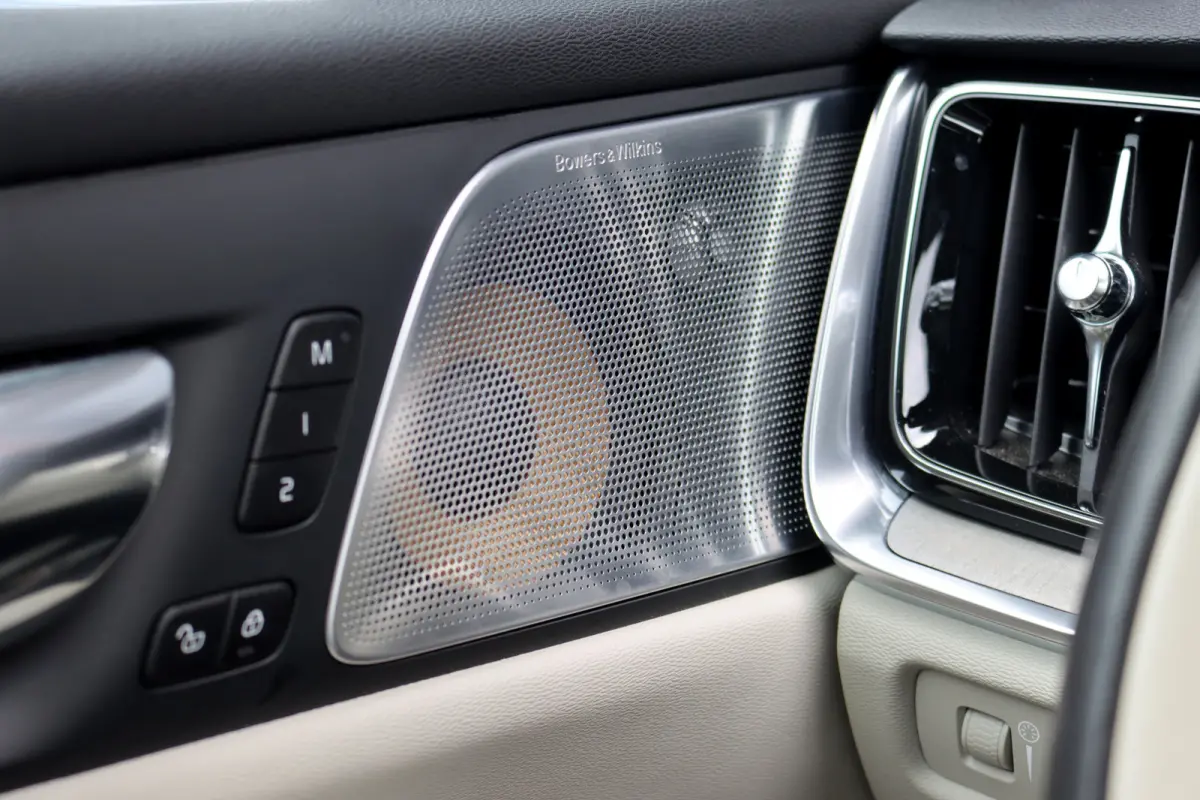 2.0 T8 Twin Engine AWD Inscription | Bowers&Wilkins | Massage | Trekhaak | Memory | HUD | ACC | Stoelventilatie | Verwarmd Stuurwiel | Nappa Leder | IntelliSafe PRO |