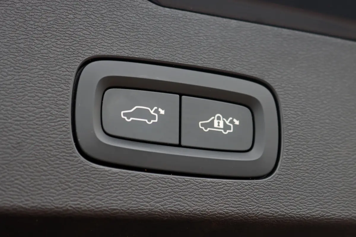 2.0 T8 Twin Engine AWD Inscription | Bowers&Wilkins | Massage | Trekhaak | Memory | HUD | ACC | Stoelventilatie | Verwarmd Stuurwiel | Nappa Leder | IntelliSafe PRO |