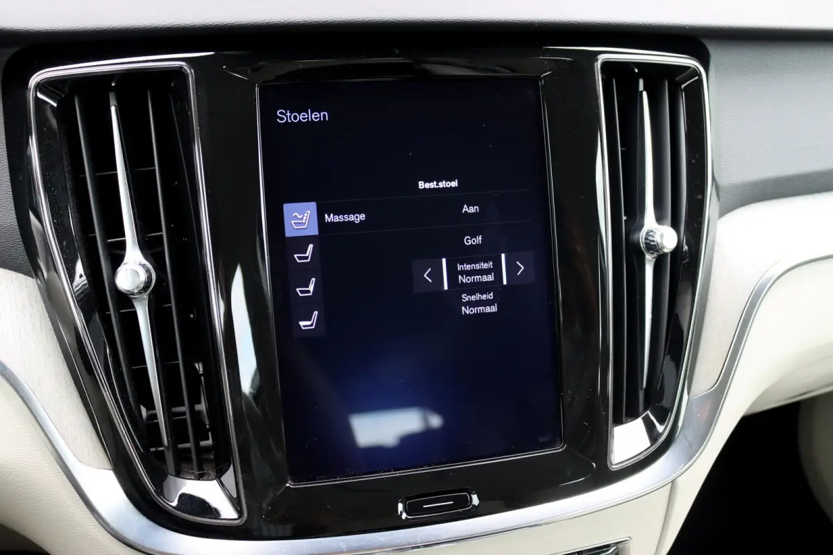 2.0 T8 Twin Engine AWD Inscription | Bowers&Wilkins | Massage | Trekhaak | Memory | HUD | ACC | Stoelventilatie | Verwarmd Stuurwiel | Nappa Leder | IntelliSafe PRO |