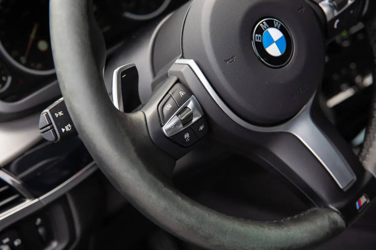 M50d , Pano, Bang&Olufsen, HUD, 360-camera, Vol!