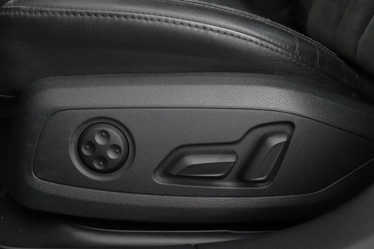 quattro 45 TFSI MHEV Pro Line Plus | Camera | Navigatie | Stoelverwarming | 3-Zone Clima | Elek. Stoelverstelling