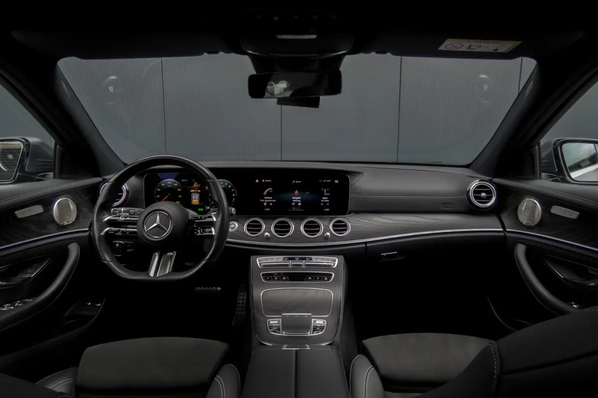 300 e AMG Line | Panoramadak | Afn. trekhaak | Burmester | LED | Stoelverwarming