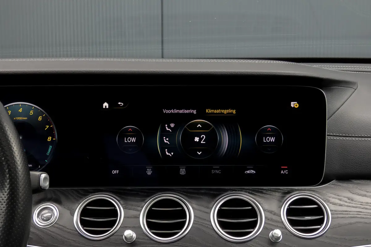 300 e AMG Line | Panoramadak | Afn. trekhaak | Burmester | LED | Stoelverwarming