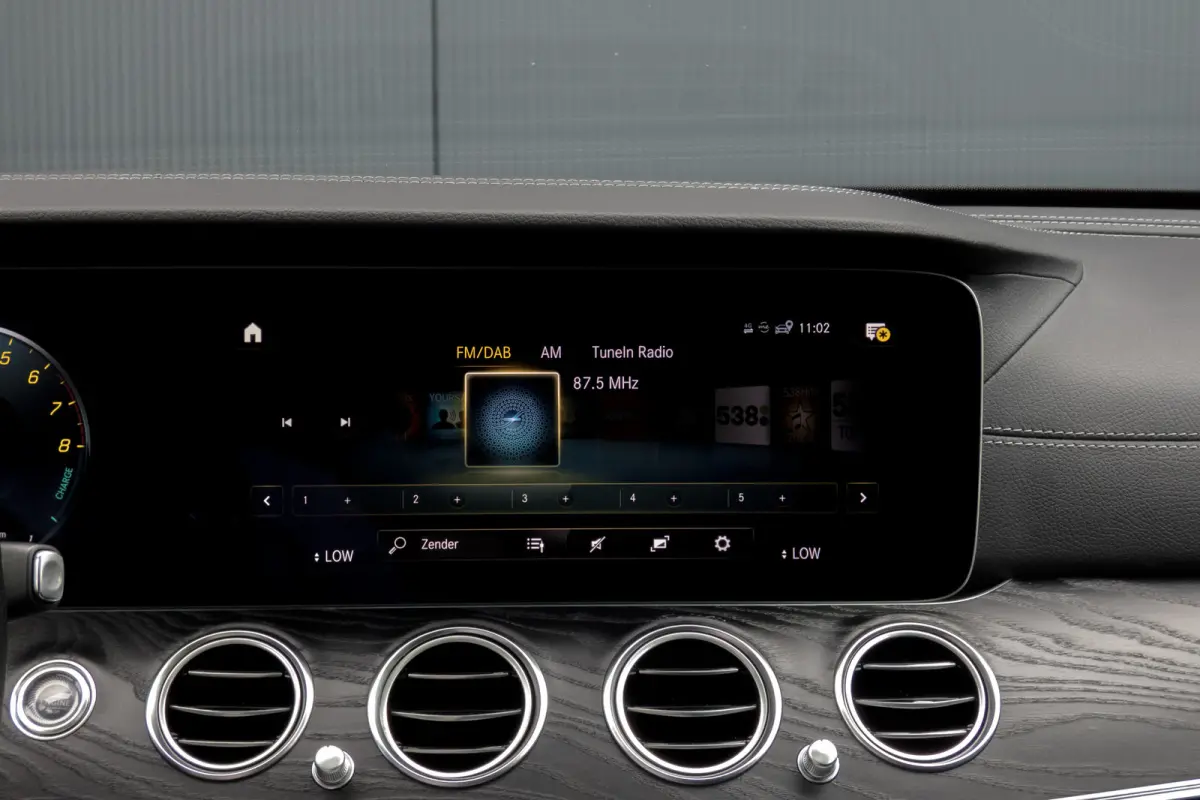 300 e AMG Line | Panoramadak | Afn. trekhaak | Burmester | LED | Stoelverwarming