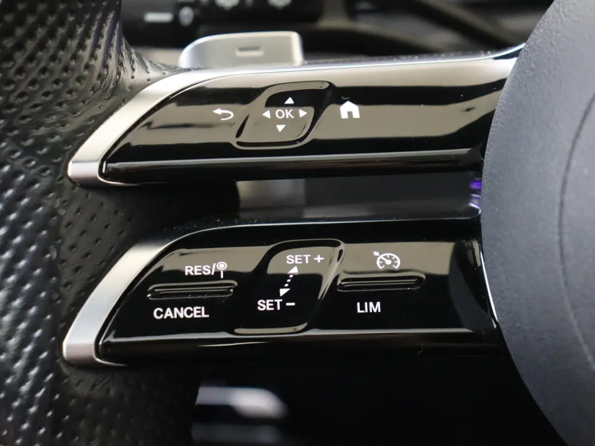 300 e AMG Line /Panoramadak /Memory /HUD /360 Camera /19 Inch /Nightpakket