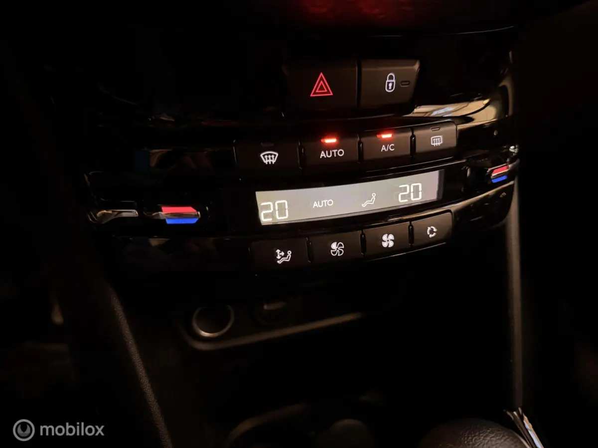 1.2 PureTech Signature AUT CARPLAY CRUISE NAVI