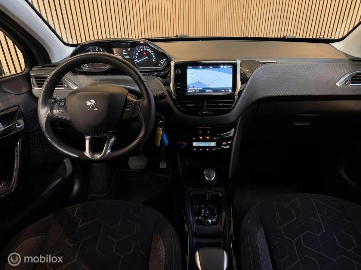 1.2 PureTech Signature AUT CARPLAY CRUISE NAVI
