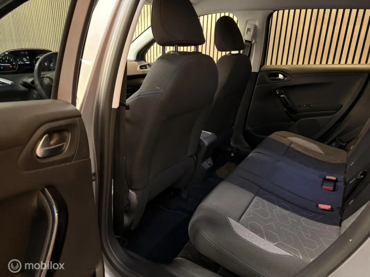 1.2 PureTech Signature AUT CARPLAY CRUISE NAVI