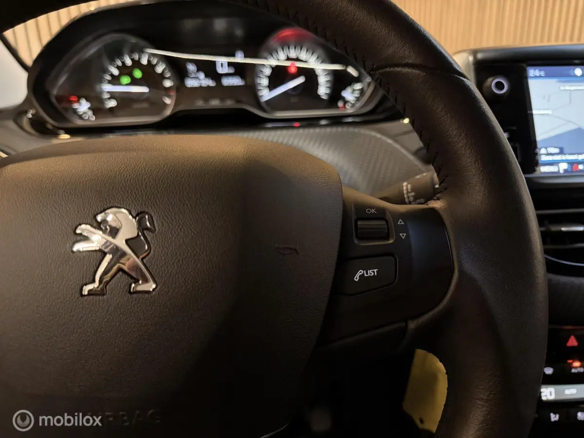 1.2 PureTech Signature AUT CARPLAY CRUISE NAVI