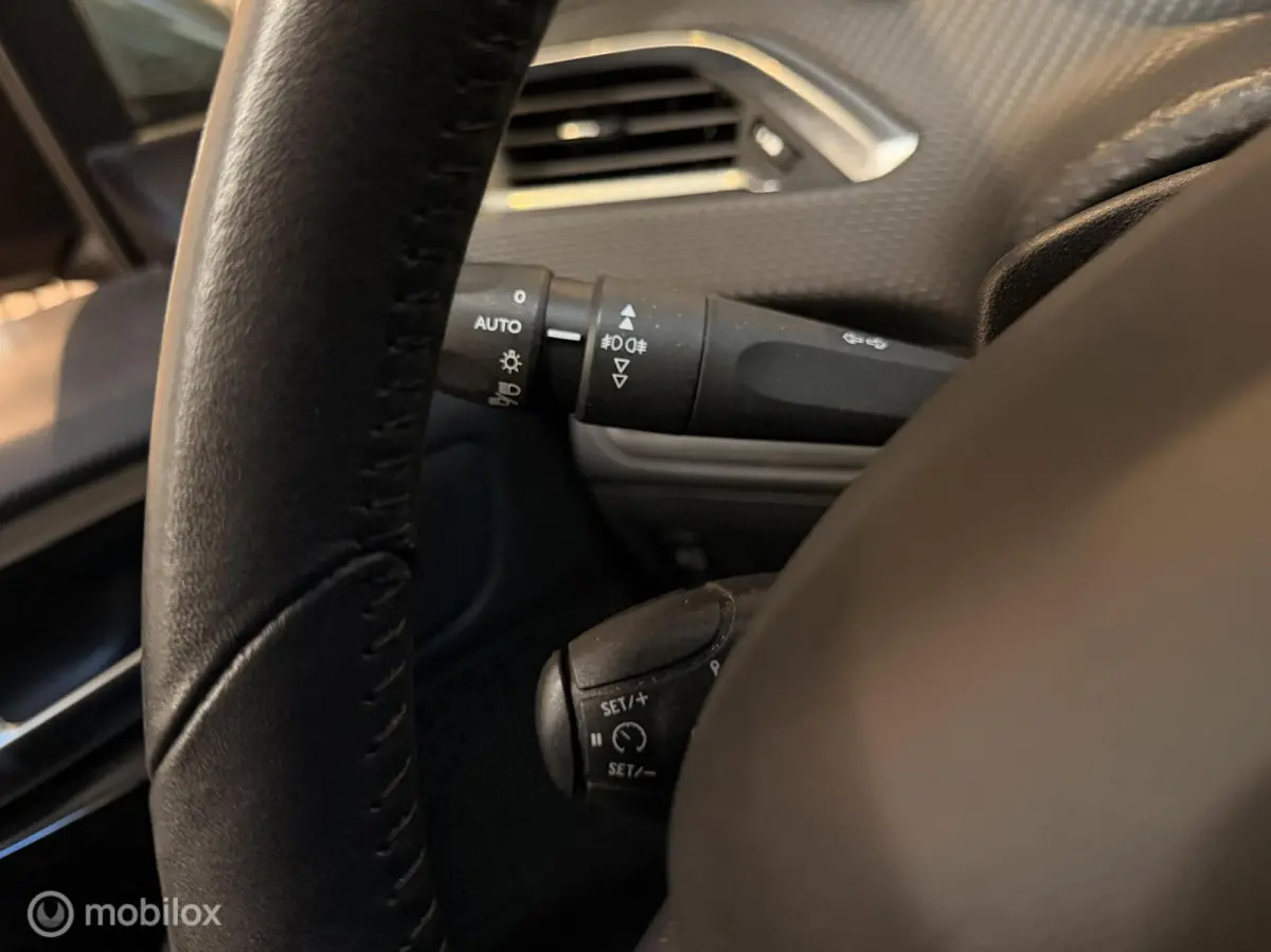1.2 PureTech Signature AUT CARPLAY CRUISE NAVI