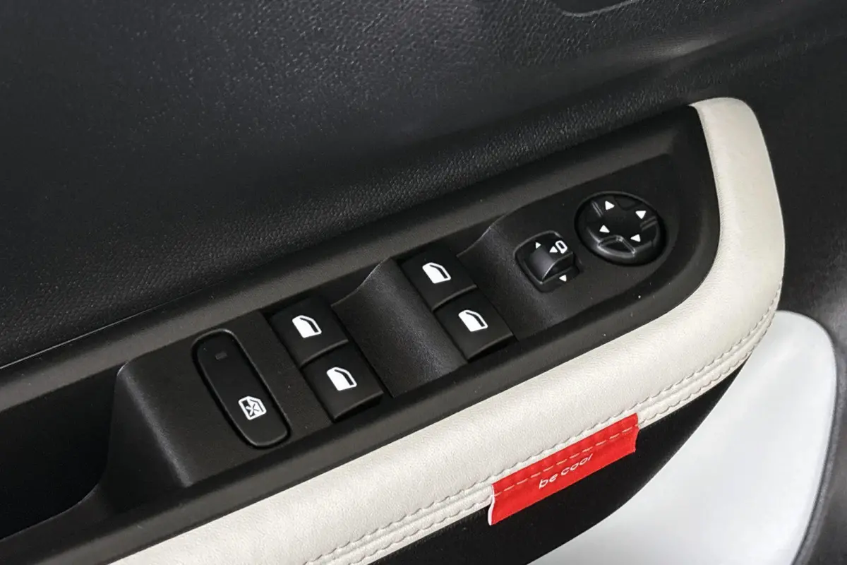 Max 113pk Comfort Range 44 kWh Camera Apple CarPlay Dodehoek