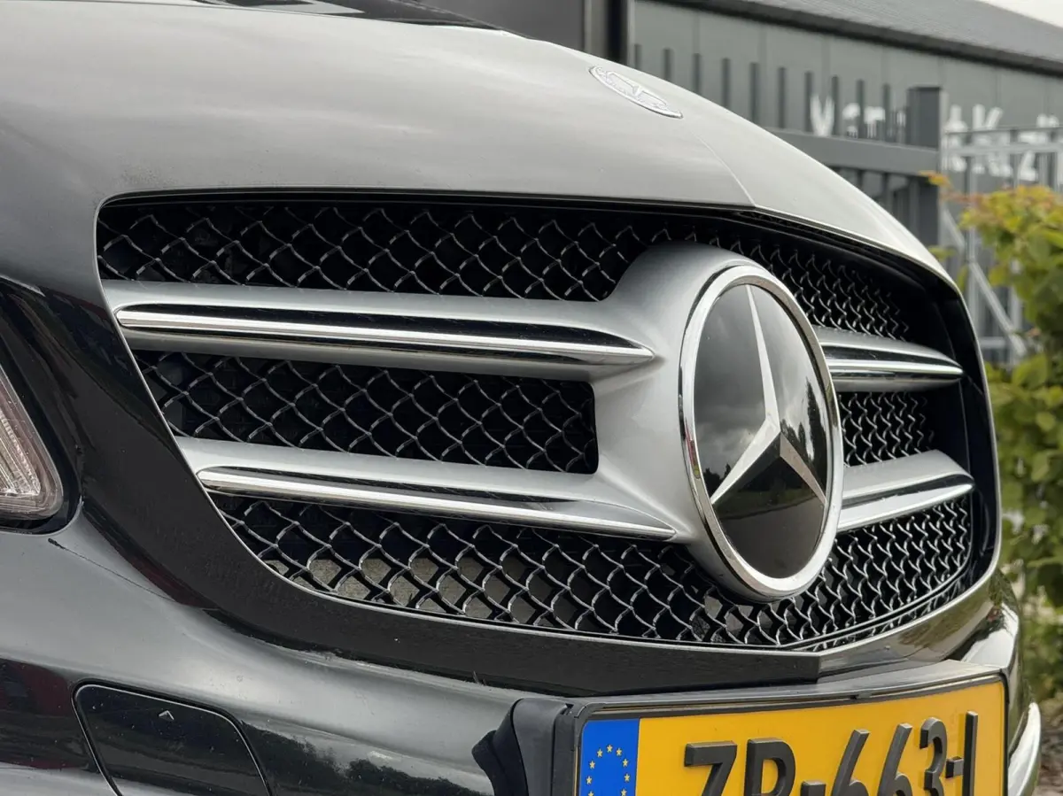 180 Prestige AMG | Pano | Xenon | Stoelverwarming