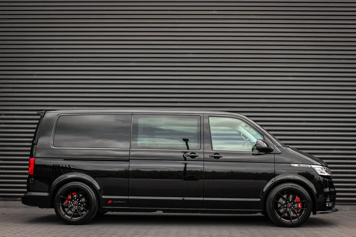 2.0 TDI L2H1 204PK BULLI DC DUBBEL CABINE / JB-EDITION / FULL OPTIONS / LEDER BEKLEDING / FULL BLACK /APPLE