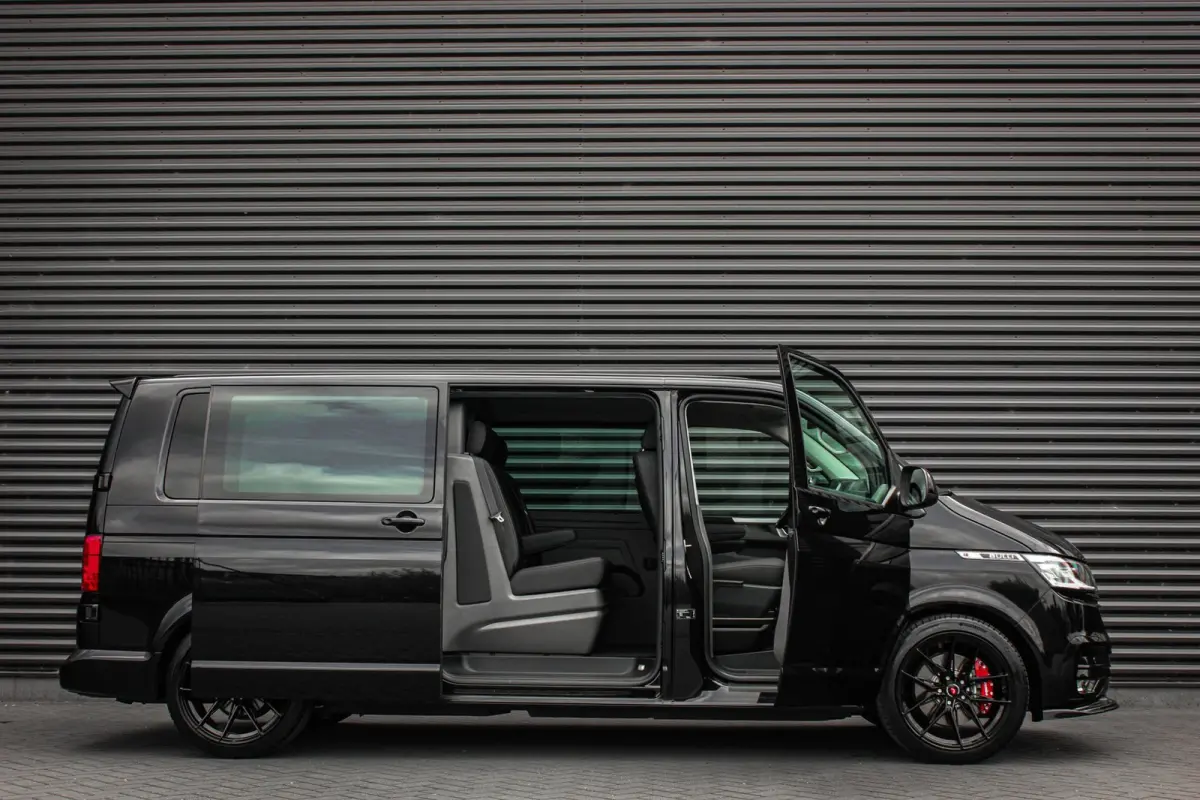 2.0 TDI L2H1 204PK BULLI DC DUBBEL CABINE / JB-EDITION / FULL OPTIONS / LEDER BEKLEDING / FULL BLACK /APPLE