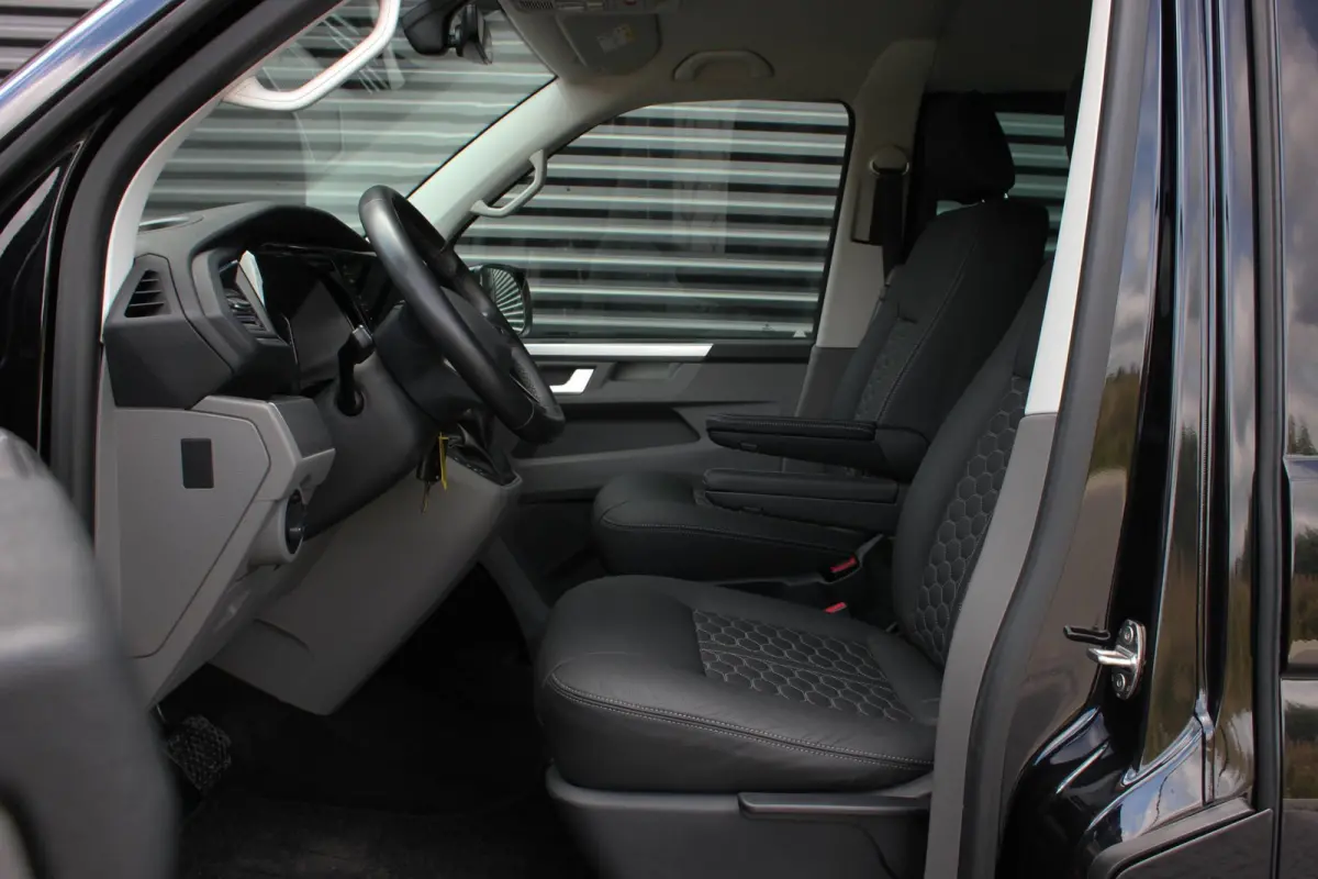 2.0 TDI L2H1 204PK BULLI DC DUBBEL CABINE / JB-EDITION / FULL OPTIONS / LEDER BEKLEDING / FULL BLACK /APPLE