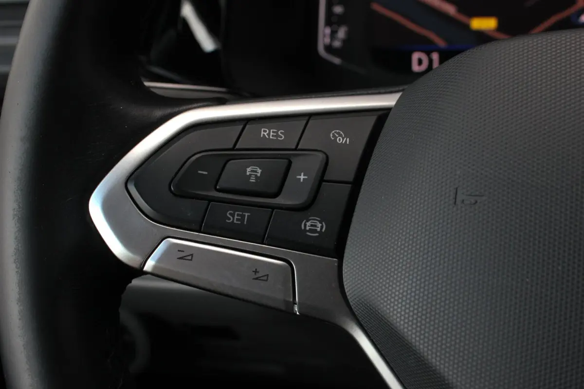 2.0 TDI L2H1 204PK BULLI DC DUBBEL CABINE / JB-EDITION / FULL OPTIONS / LEDER BEKLEDING / FULL BLACK /APPLE