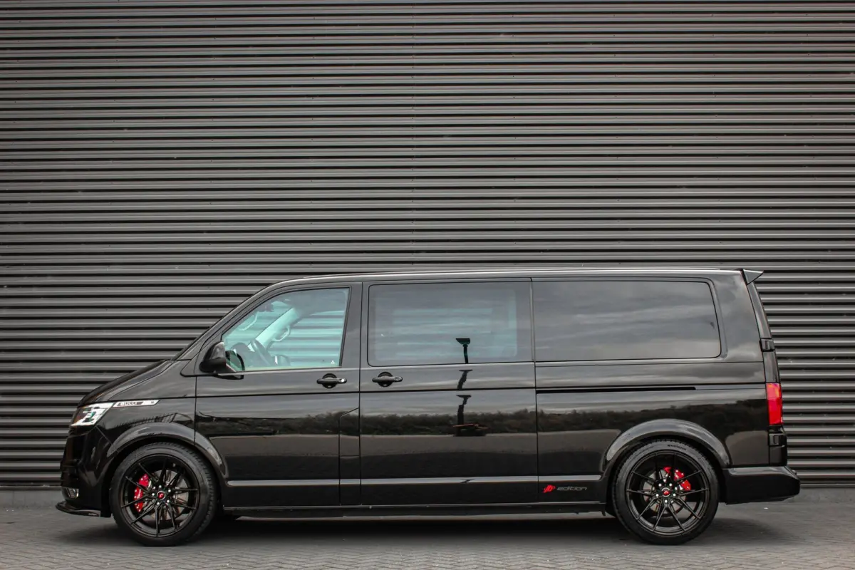 2.0 TDI L2H1 204PK BULLI DC DUBBEL CABINE / JB-EDITION / FULL OPTIONS / LEDER BEKLEDING / FULL BLACK /APPLE