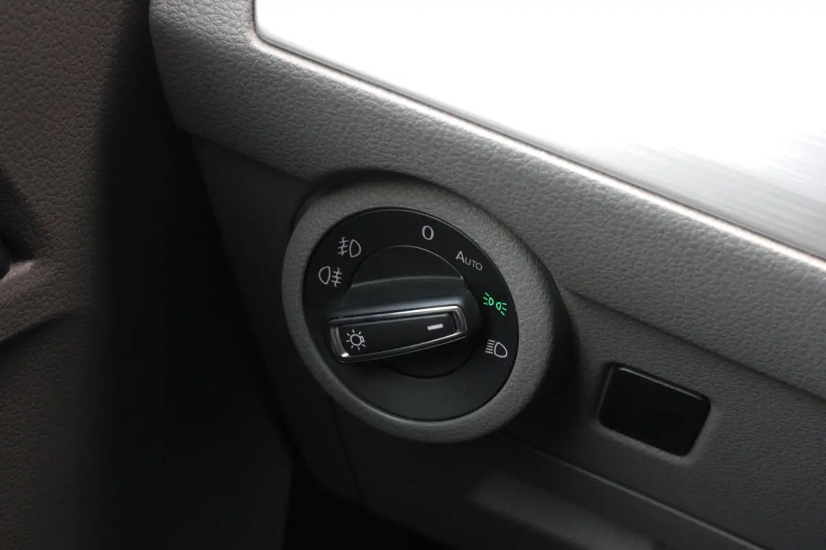 2.0 TDI L2H1 204PK BULLI DC DUBBEL CABINE / JB-EDITION / FULL OPTIONS / LEDER BEKLEDING / FULL BLACK /APPLE