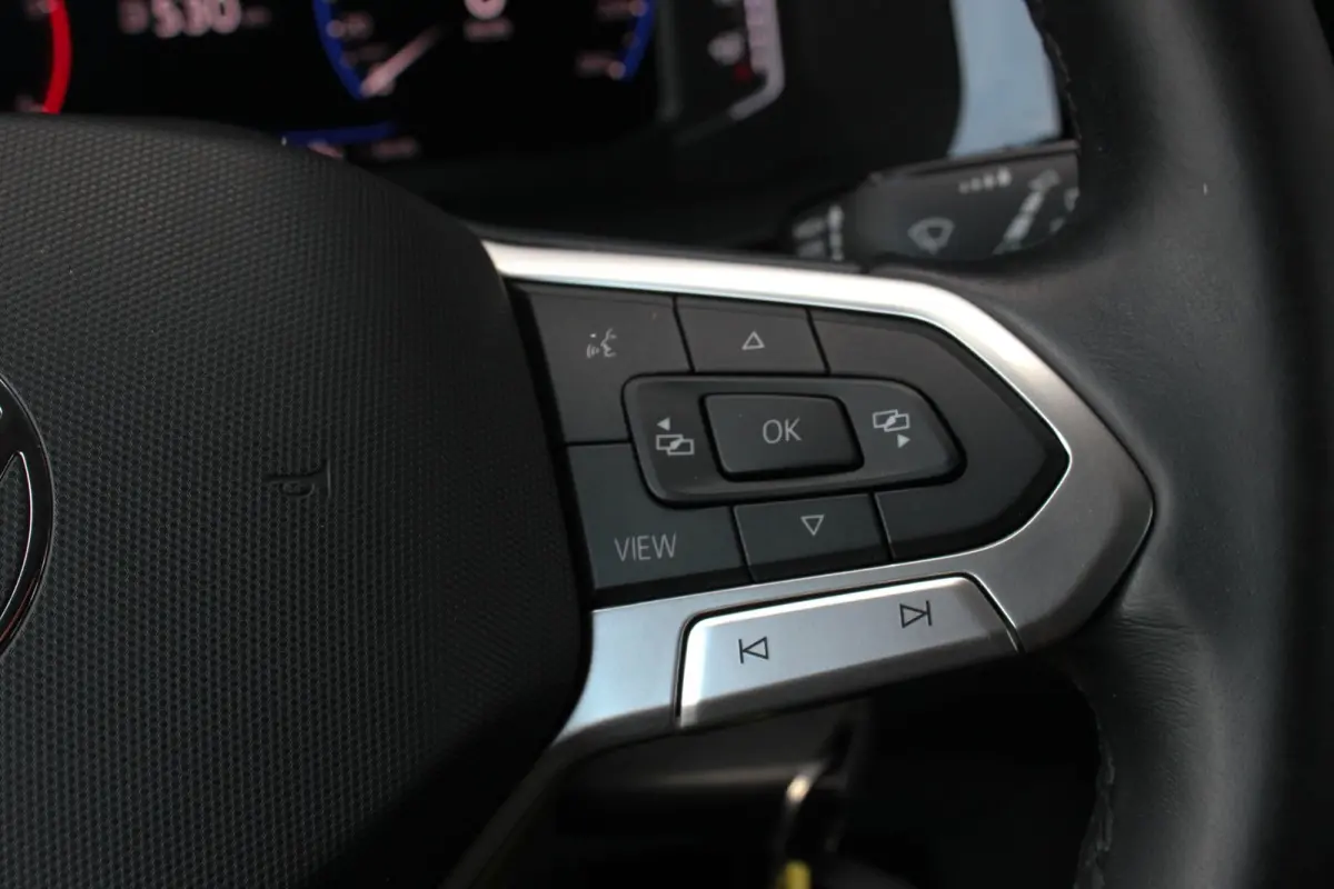 2.0 TDI L2H1 204PK BULLI DC DUBBEL CABINE / JB-EDITION / FULL OPTIONS / LEDER BEKLEDING / FULL BLACK /APPLE