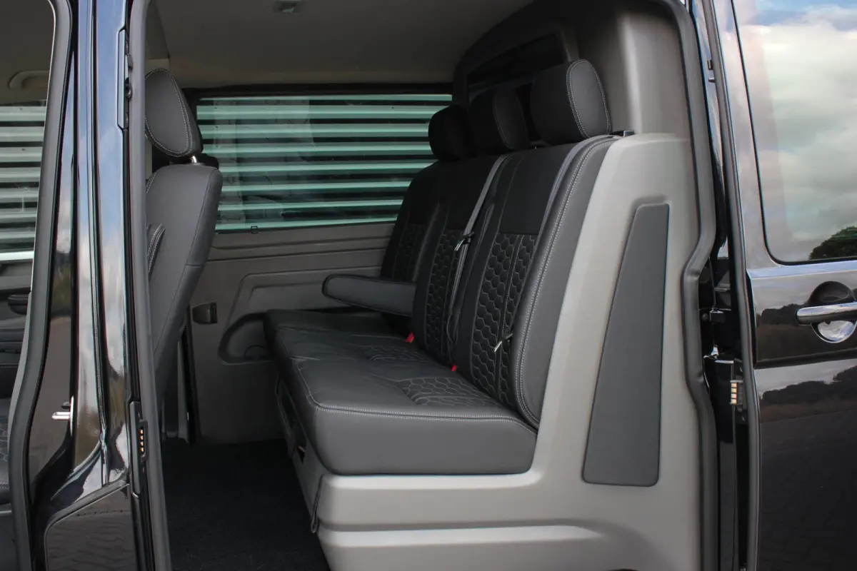 2.0 TDI L2H1 204PK BULLI DC DUBBEL CABINE / JB-EDITION / FULL OPTIONS / LEDER BEKLEDING / FULL BLACK /APPLE