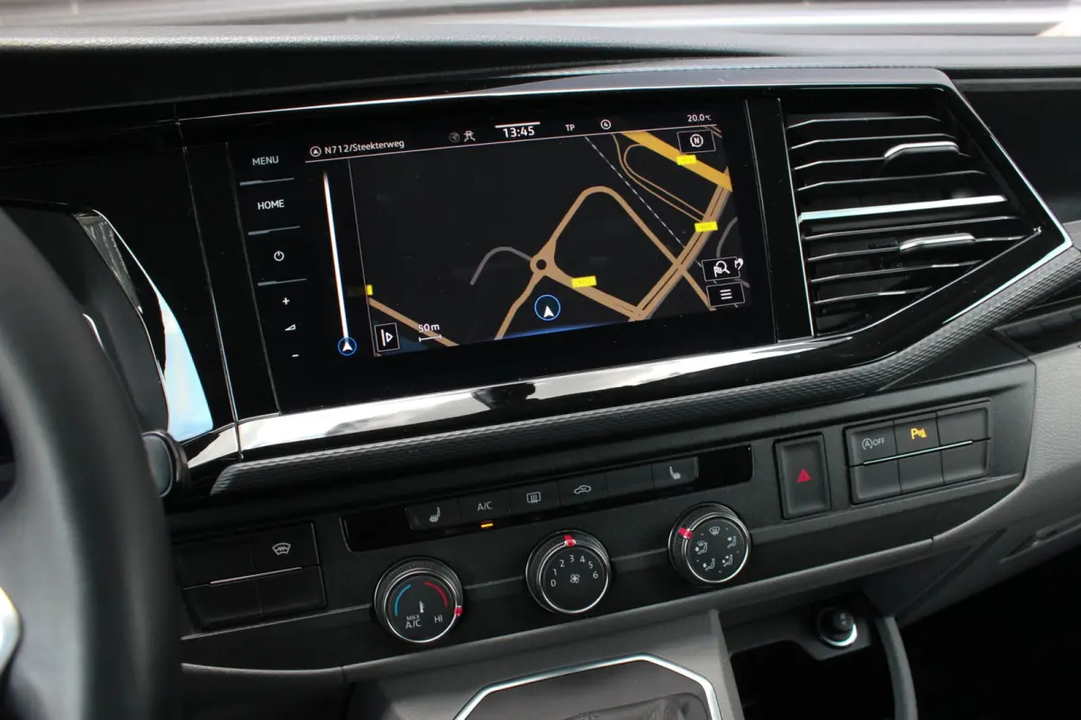2.0 TDI L2H1 204PK BULLI DC DUBBEL CABINE / JB-EDITION / FULL OPTIONS / LEDER BEKLEDING / FULL BLACK /APPLE