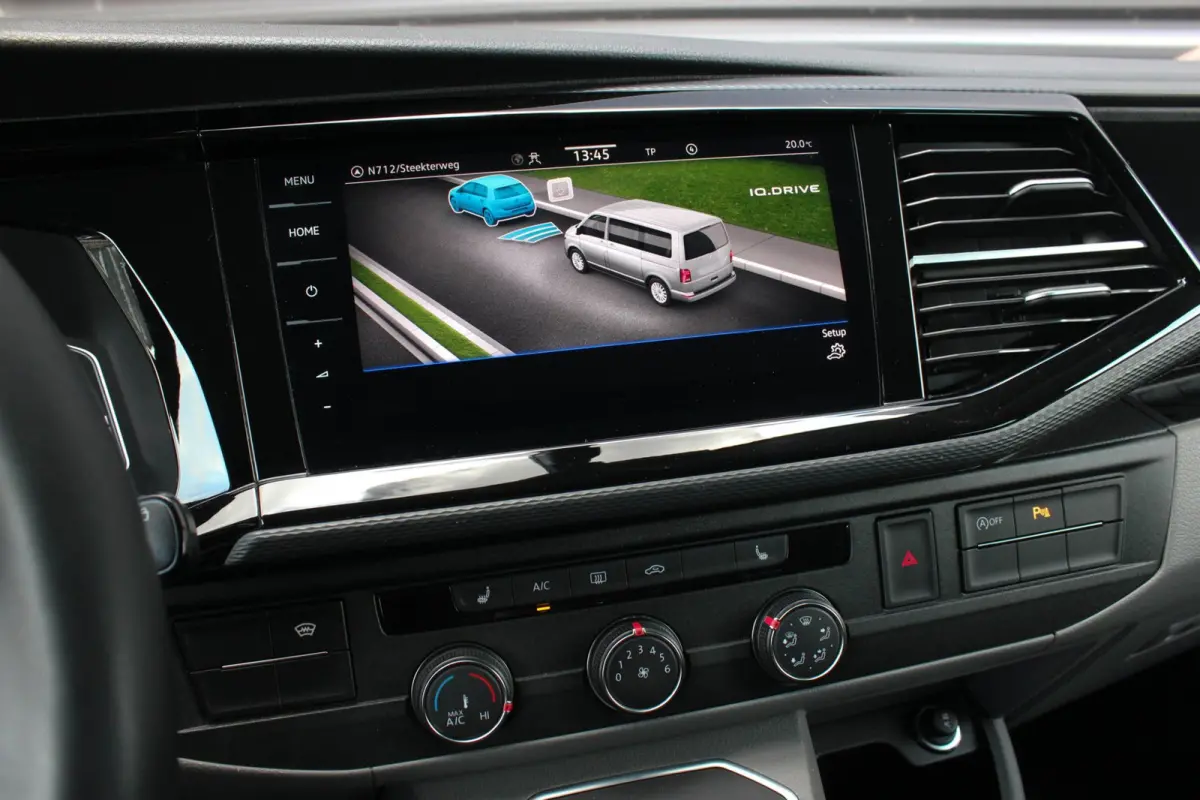 2.0 TDI L2H1 204PK BULLI DC DUBBEL CABINE / JB-EDITION / FULL OPTIONS / LEDER BEKLEDING / FULL BLACK /APPLE