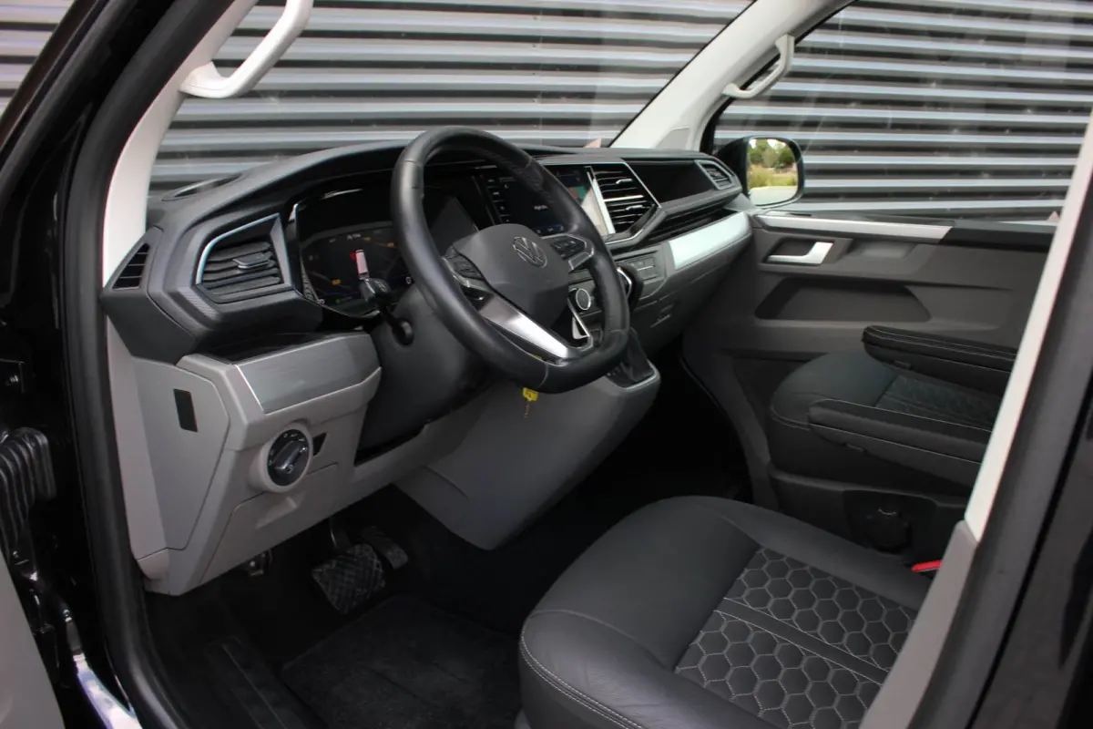 2.0 TDI L2H1 204PK BULLI DC DUBBEL CABINE / JB-EDITION / FULL OPTIONS / LEDER BEKLEDING / FULL BLACK /APPLE