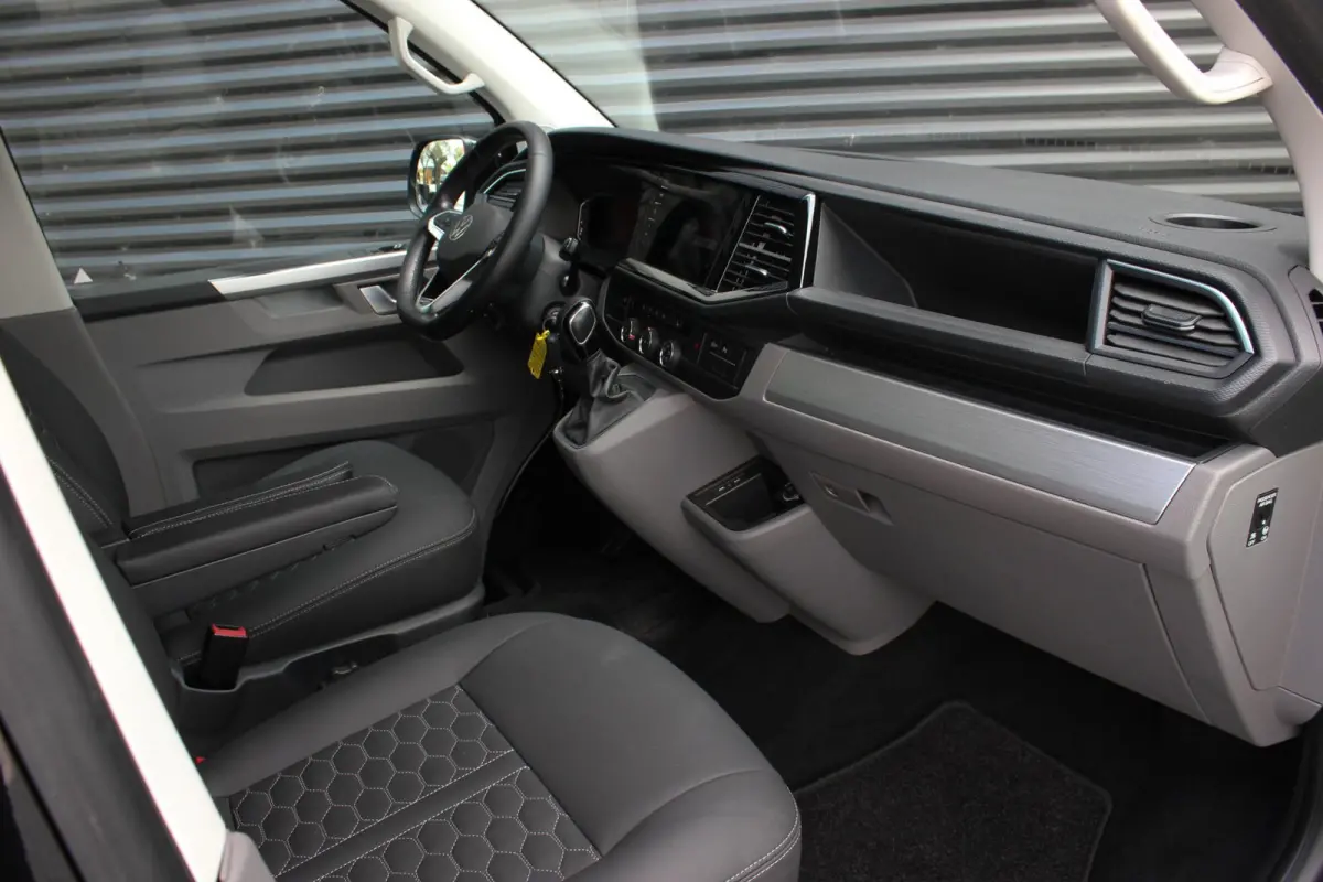 2.0 TDI L2H1 204PK BULLI DC DUBBEL CABINE / JB-EDITION / FULL OPTIONS / LEDER BEKLEDING / FULL BLACK /APPLE