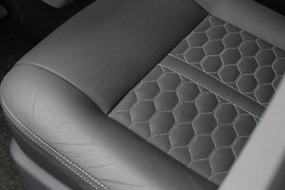 2.0 TDI L2H1 204PK BULLI DC DUBBEL CABINE / JB-EDITION / FULL OPTIONS / LEDER BEKLEDING / FULL BLACK /APPLE