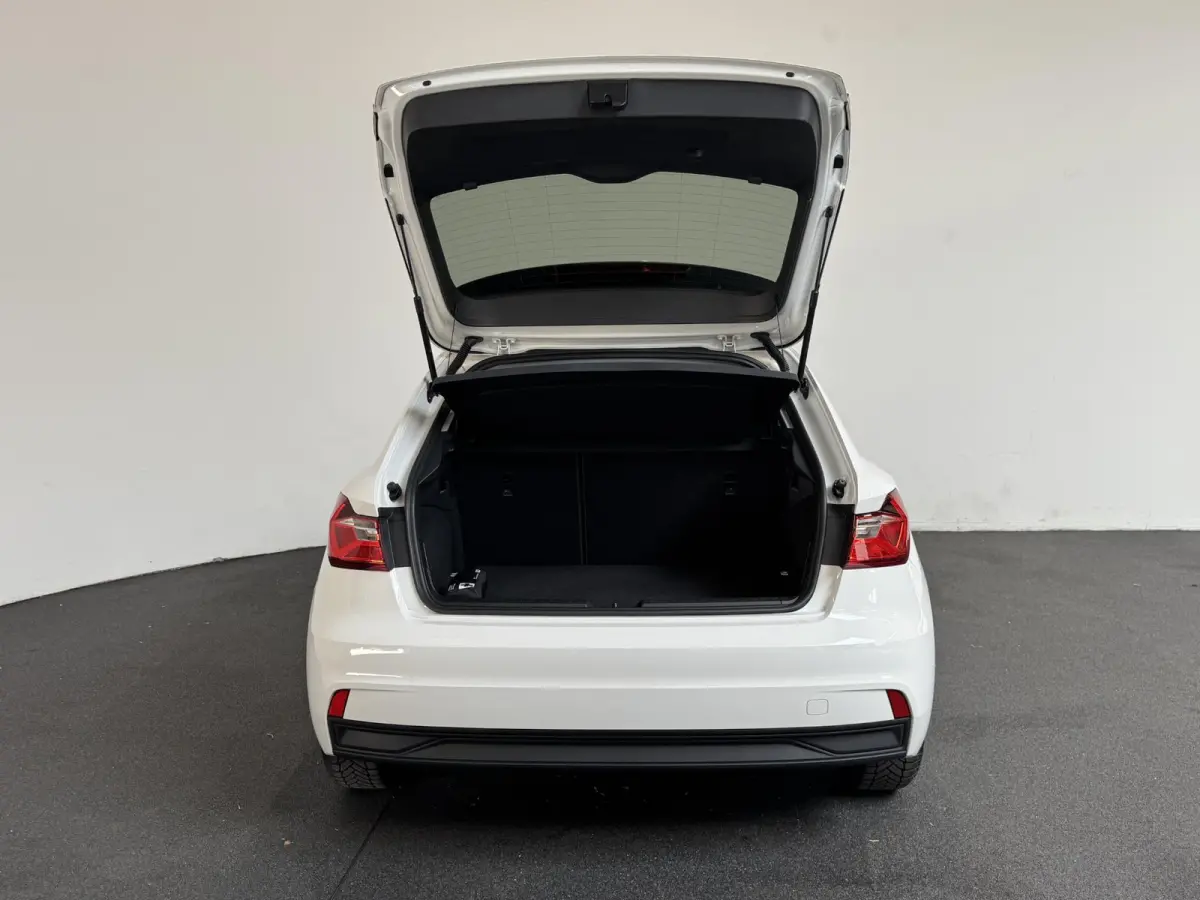 30 TFSI 110pk Pro Line Navigatie MMi plus Airco Cruise control Instap verlichting Sportstoelen Lichtmetalen velgen