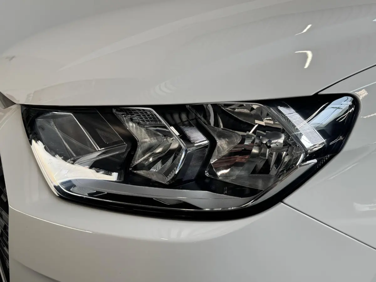 30 TFSI 110pk Pro Line Navigatie MMi plus Airco Cruise control Instap verlichting Sportstoelen Lichtmetalen velgen