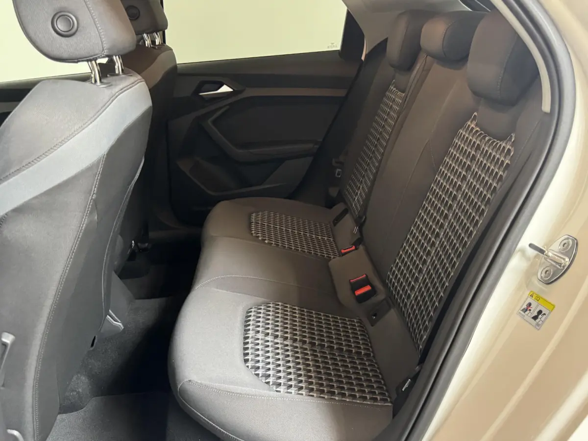 30 TFSI 110pk Pro Line Navigatie MMi plus Airco Cruise control Instap verlichting Sportstoelen Lichtmetalen velgen