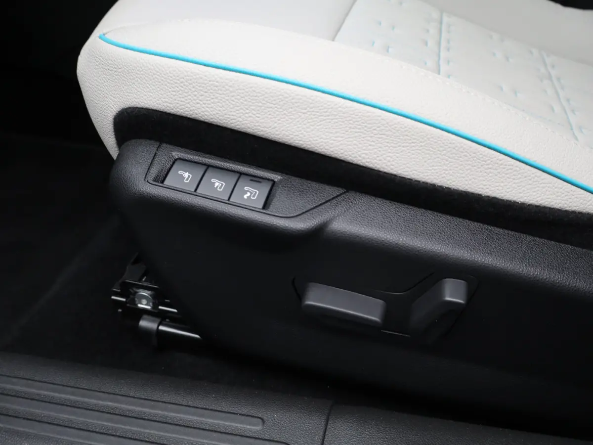 La Prima 54 kWh | SOH 98% | Keyless | Dodehoekdetectie | Navi | Stoelverwarming | 18"LMV | Camera | Cruise | Clima | Carplay |