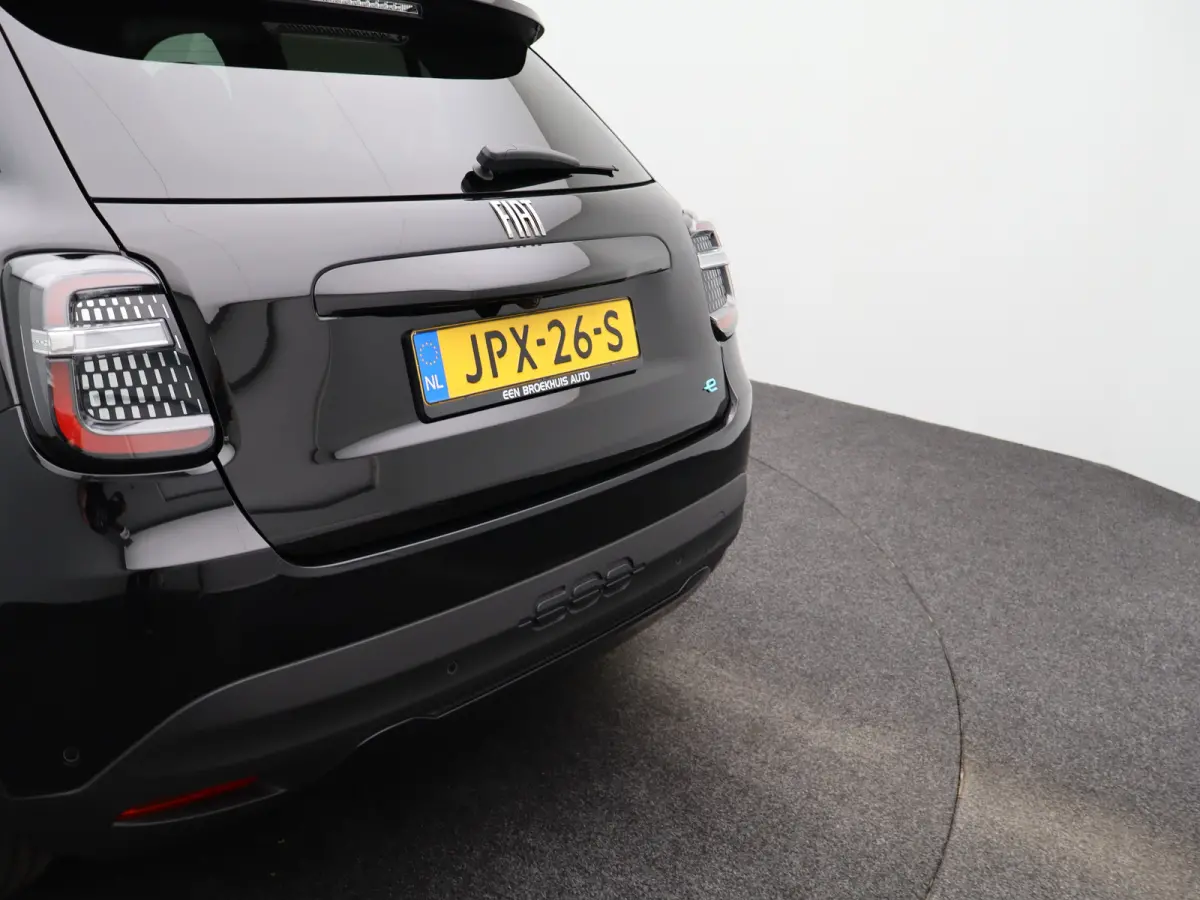 La Prima 54 kWh | SOH 98% | Keyless | Dodehoekdetectie | Navi | Stoelverwarming | 18"LMV | Camera | Cruise | Clima | Carplay |
