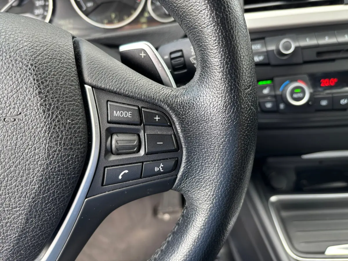 335i High Executive Aut/Leder/Navi Head up/