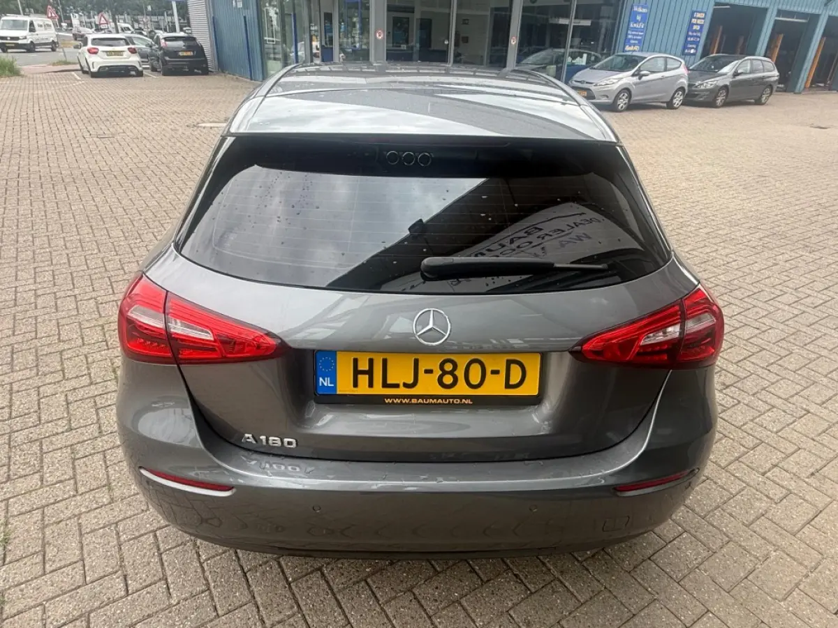 180 BUSINESS SPORT AIRCO NAVI PDC-CAMERA