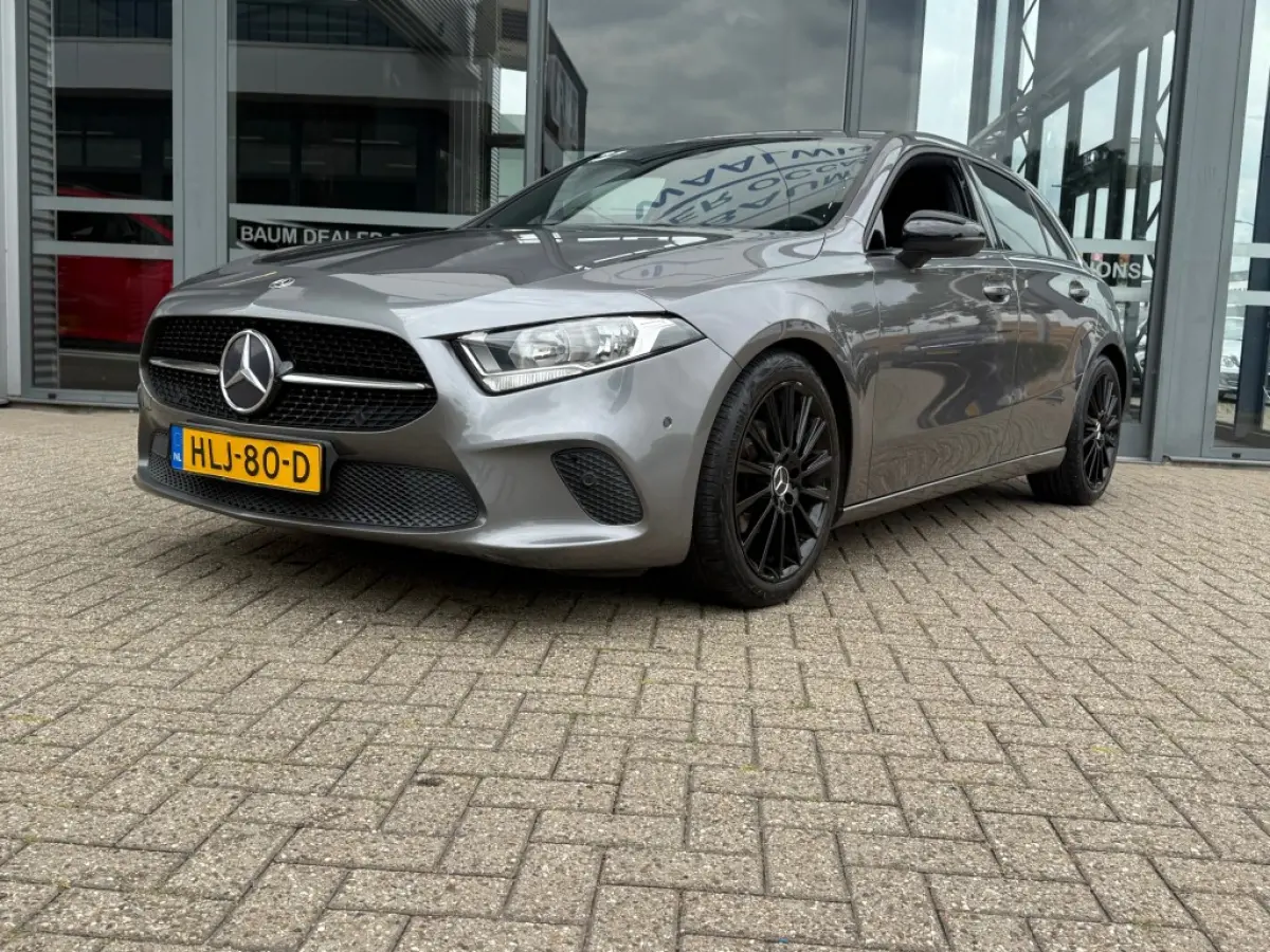 180 BUSINESS SPORT AIRCO NAVI PDC-CAMERA