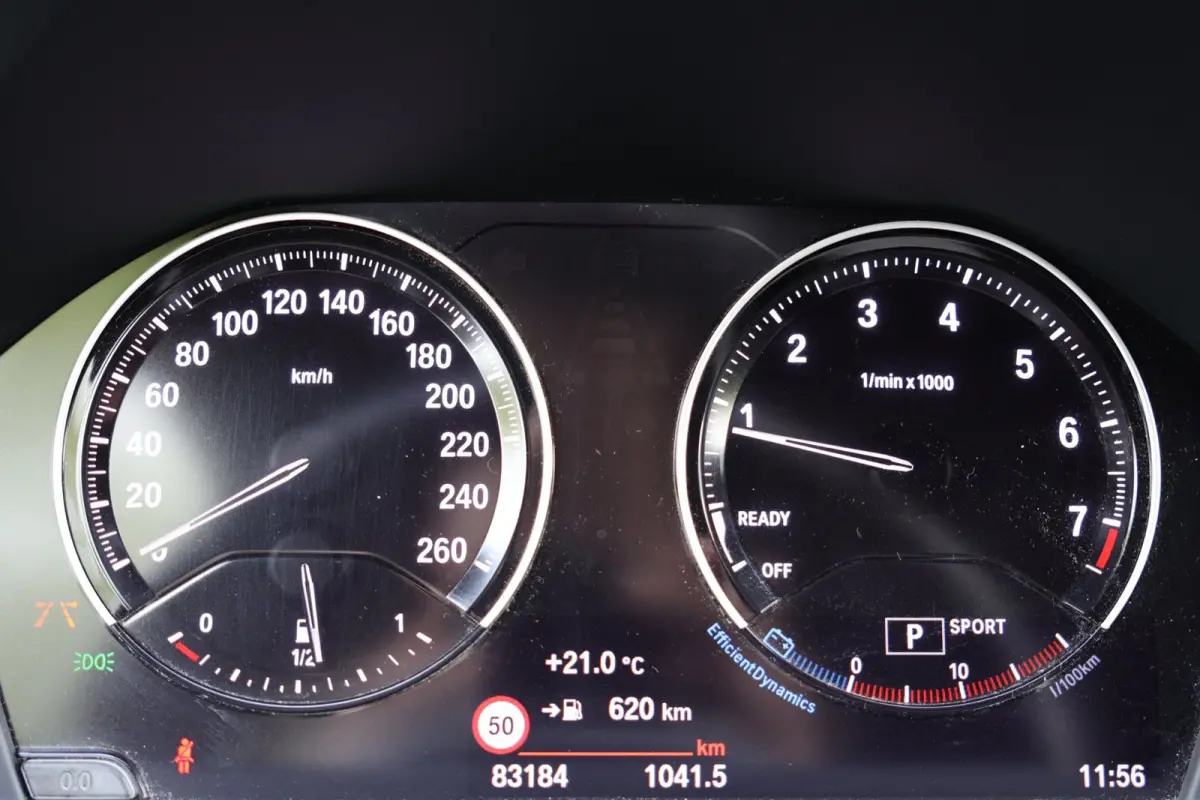 SDrive20i High Executive | head-up display | leder sport | achteruitrijcamera | led verlichting | navigatie prof. | NL auto