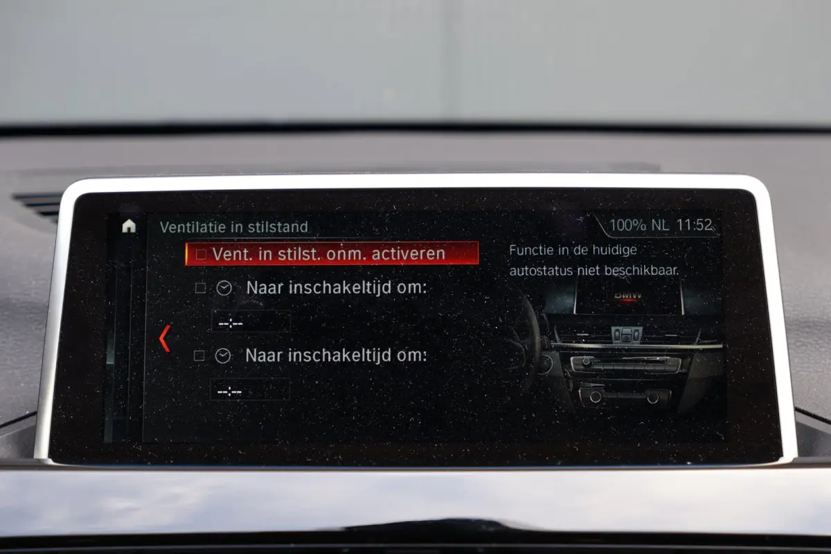 SDrive20i High Executive | head-up display | leder sport | achteruitrijcamera | led verlichting | navigatie prof. | NL auto