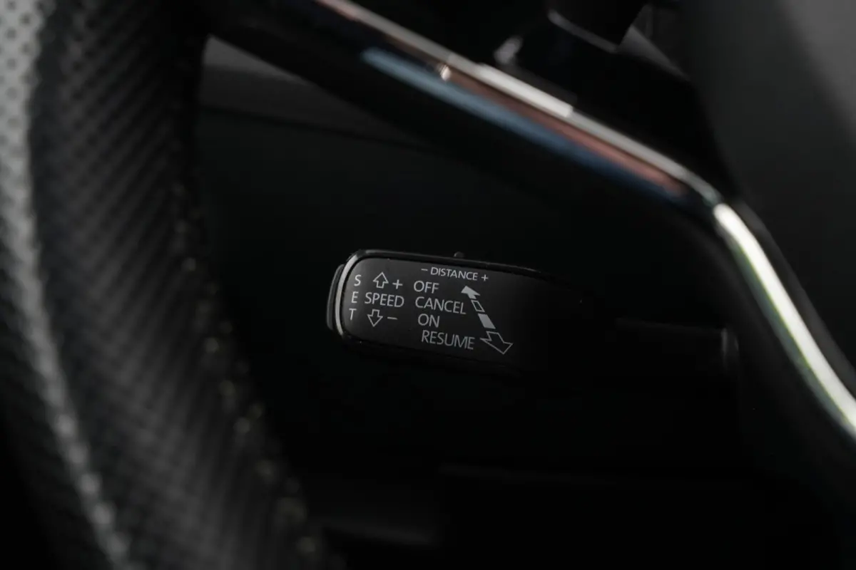 1.4 iV Sportline Panoramadak Canton 360 Camera Keyless Dab+ Side Assist Leder Alcantara Stoelverwarming