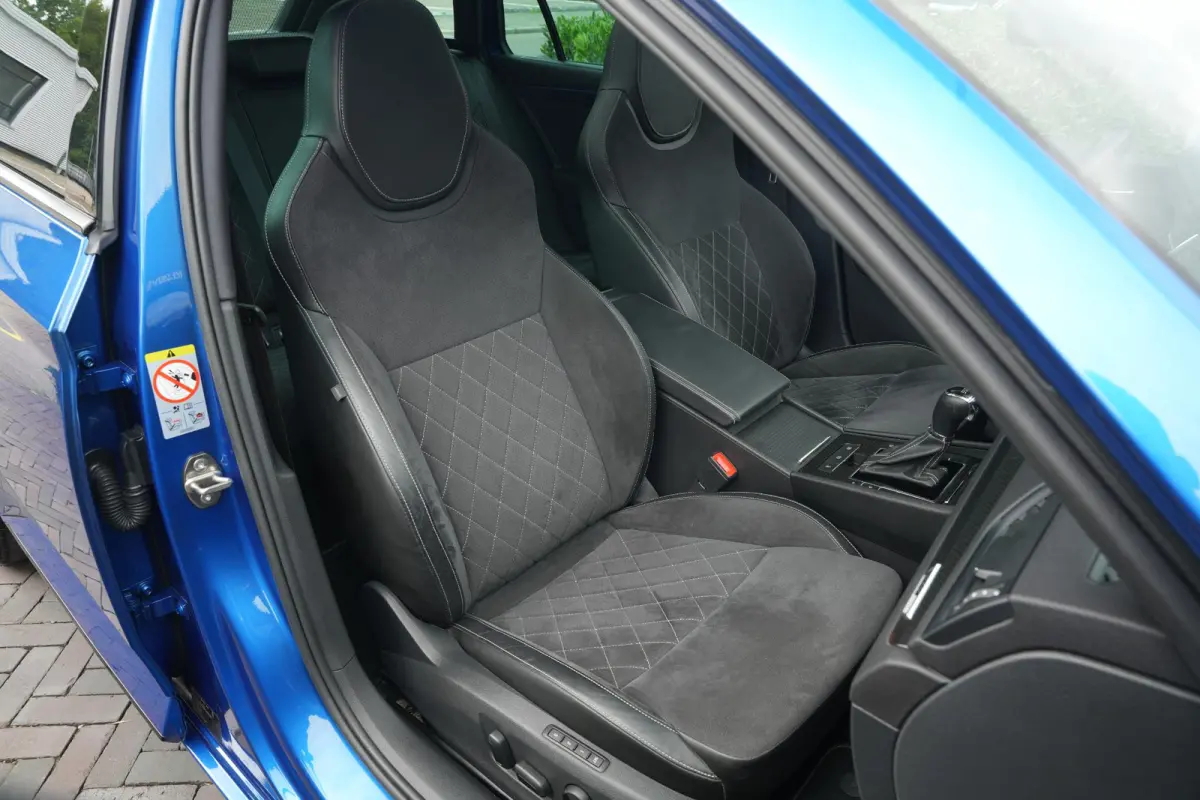 1.4 iV Sportline Panoramadak Canton 360 Camera Keyless Dab+ Side Assist Leder Alcantara Stoelverwarming