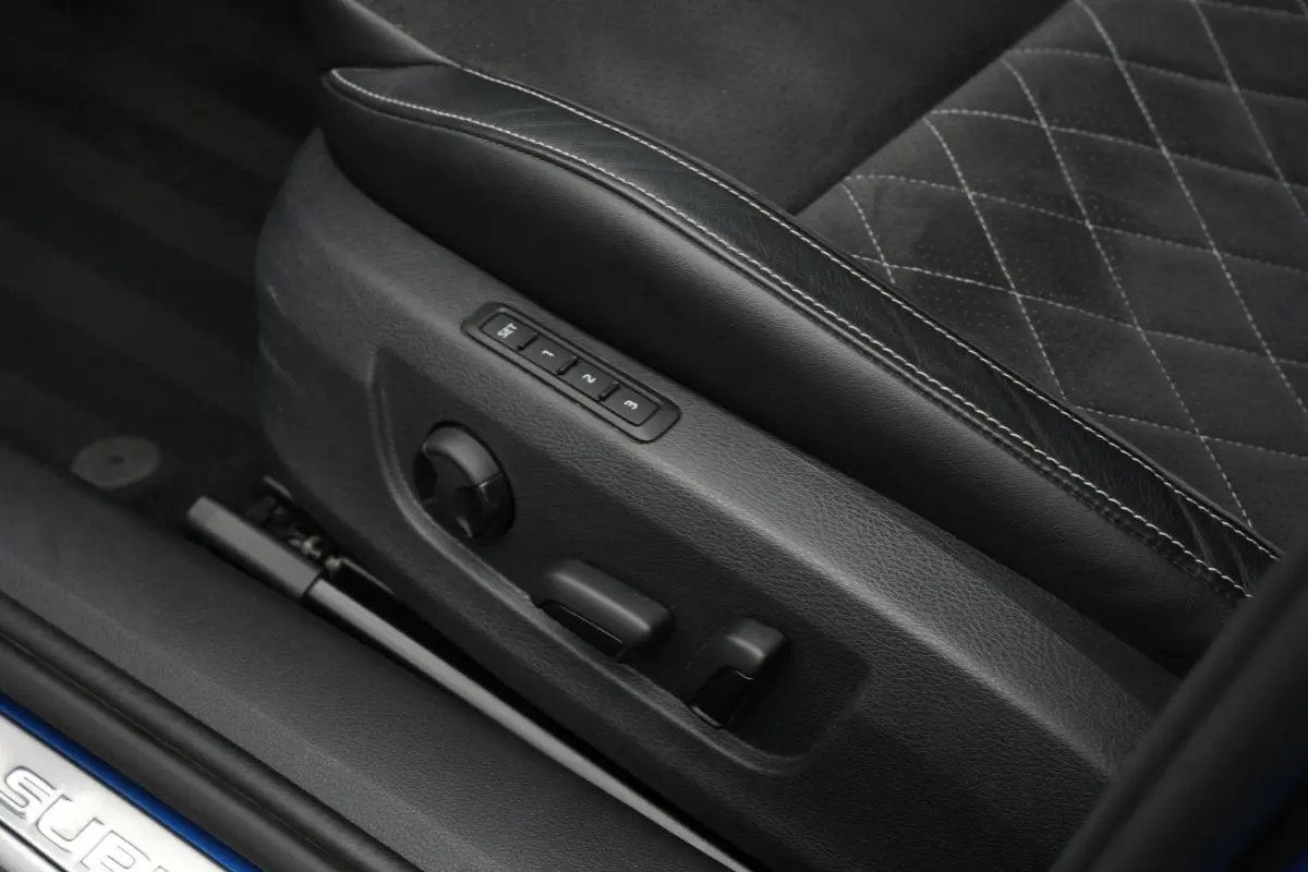 1.4 iV Sportline Panoramadak Canton 360 Camera Keyless Dab+ Side Assist Leder Alcantara Stoelverwarming
