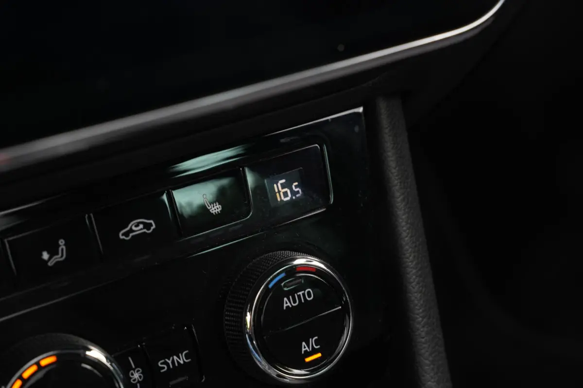 1.4 iV Sportline Panoramadak Canton 360 Camera Keyless Dab+ Side Assist Leder Alcantara Stoelverwarming
