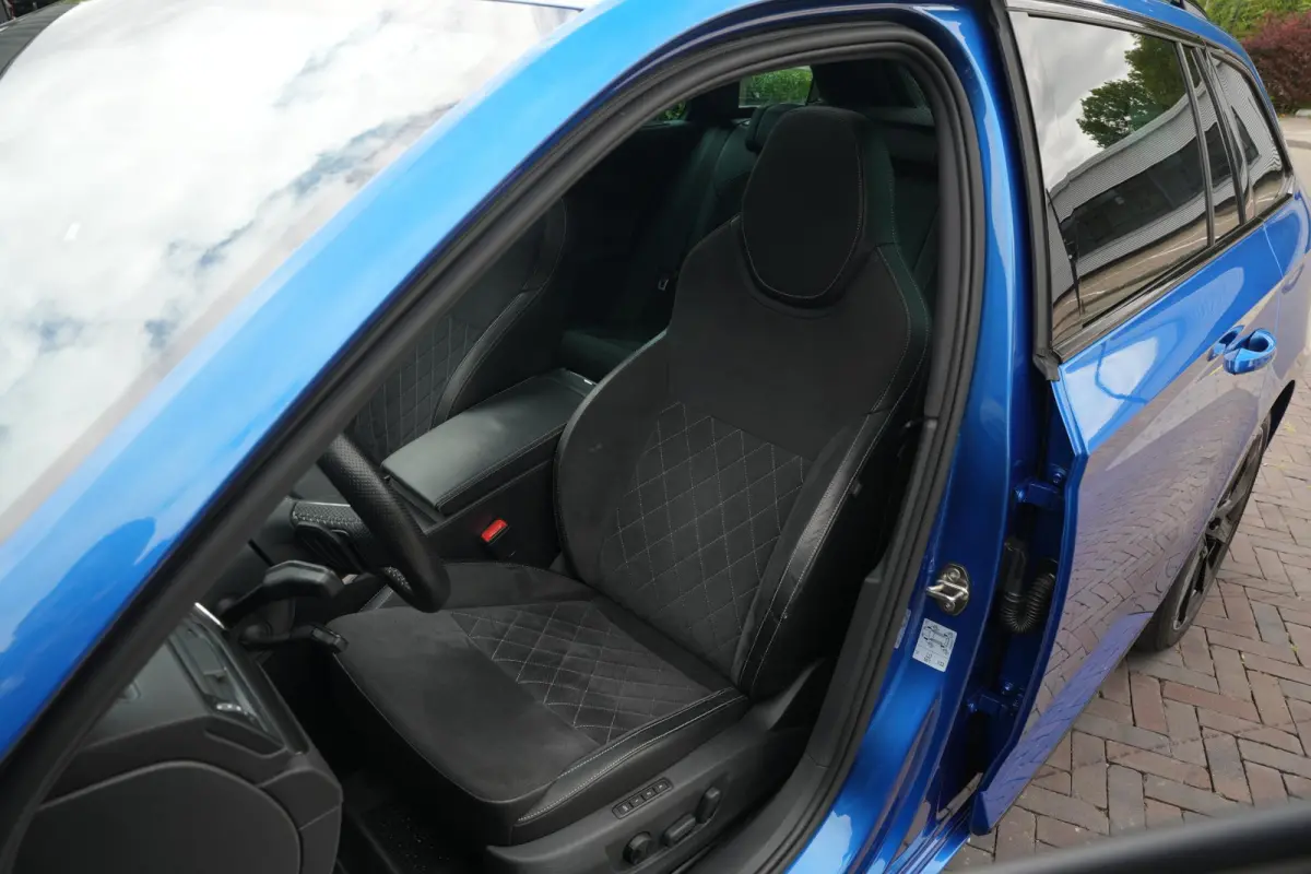 1.4 iV Sportline Panoramadak Canton 360 Camera Keyless Dab+ Side Assist Leder Alcantara Stoelverwarming
