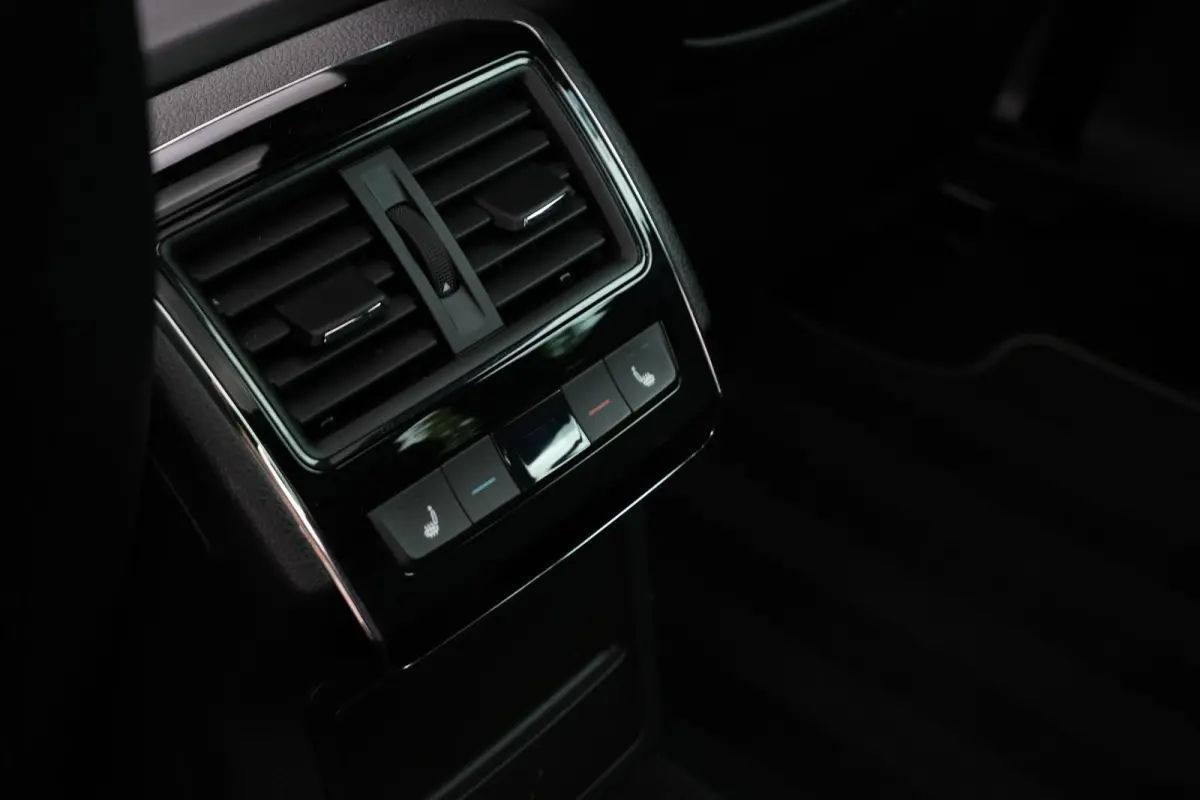 1.4 iV Sportline Panoramadak Canton 360 Camera Keyless Dab+ Side Assist Leder Alcantara Stoelverwarming