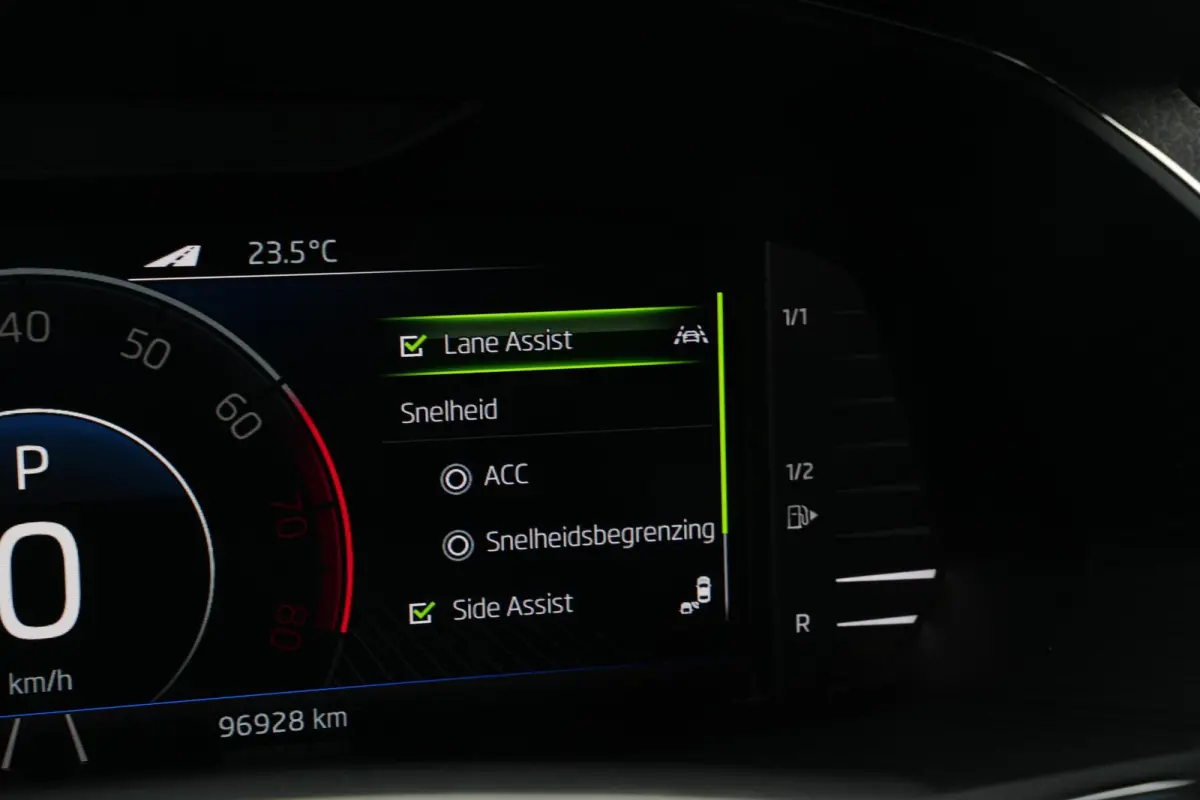 1.4 iV Sportline Panoramadak Canton 360 Camera Keyless Dab+ Side Assist Leder Alcantara Stoelverwarming