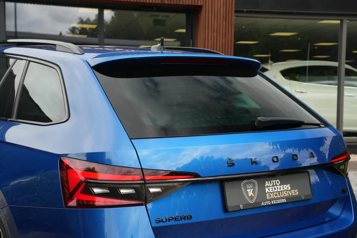 1.4 iV Sportline Panoramadak Canton 360 Camera Keyless Dab+ Side Assist Leder Alcantara Stoelverwarming