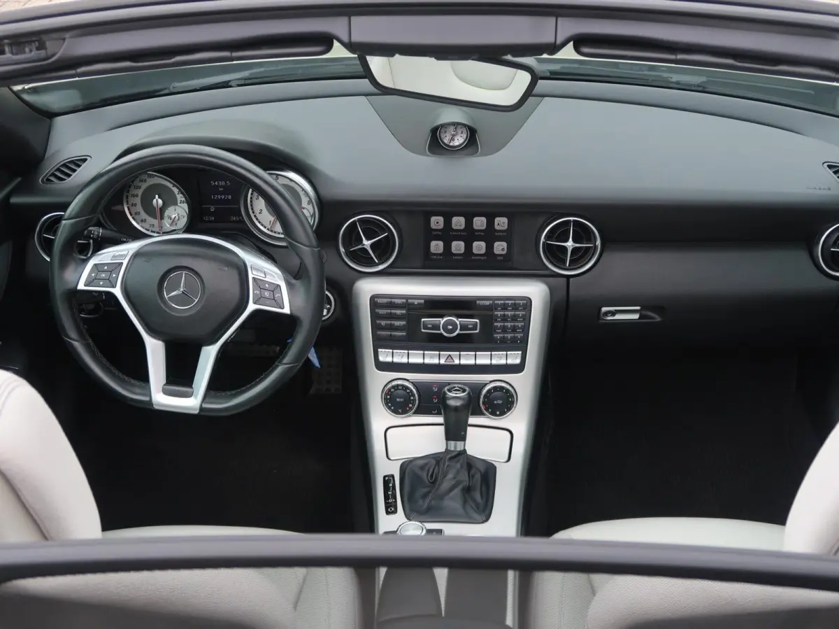 200 Aut MAGIC SKY-PANORAMADAK|CARPLAY|VLEUGELDEUREN|AIRSCARF|AIRCO|BLUETOOTH